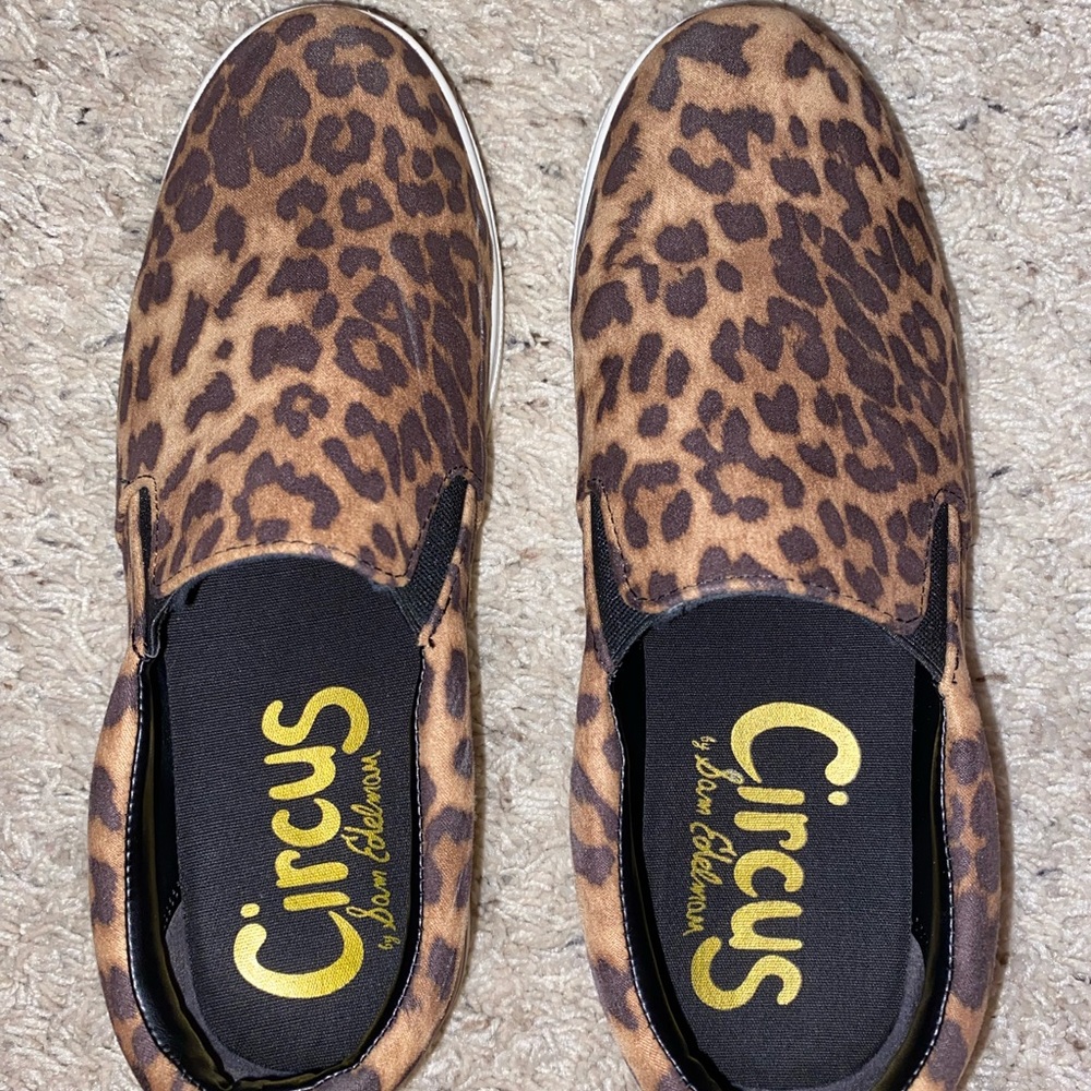 Slip on cheetah sneakers. Size 8.5